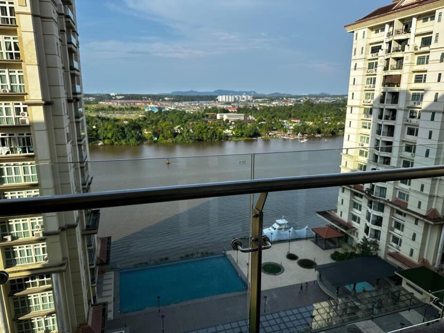 A.R Homestay Riverine Condominium Kuching Exterior foto
